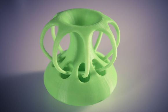 3D打印而成的花瓶 新手選擇3D打印手板模型加工打樣還是CNC加工?選擇當地還是全國3D打印公司? 3D打印而成的花瓶 新手選擇3D打印手板模型加工打樣還是CNC加工?選擇當地還是全國3D打印公司?