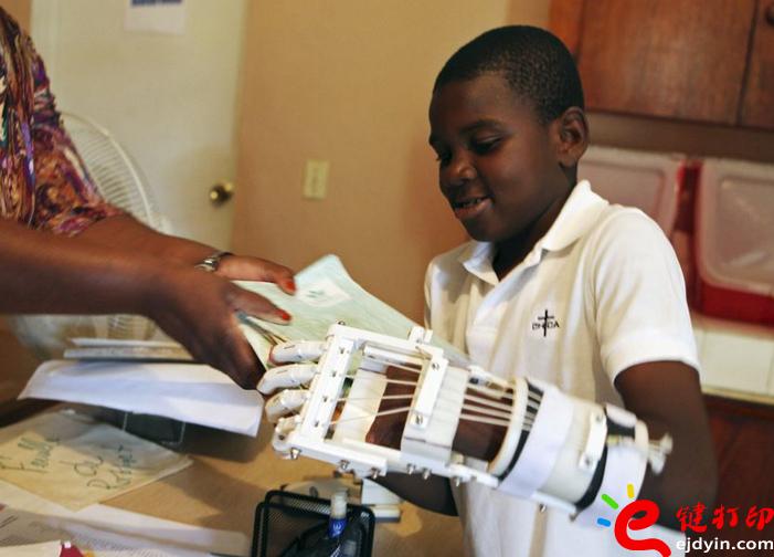 3d打印為殘疾兒童制作的醫(yī)療模型 話說(shuō)3d打印技術(shù)前景和用途 為何發(fā)展如此迅速?_3d打印服務(wù)平臺(tái) 3d打印為殘疾兒童制作的醫(yī)療模型 話說(shuō)3d打印技術(shù)前景和用途 為何發(fā)展如此迅速?_3d打印服務(wù)平臺(tái)