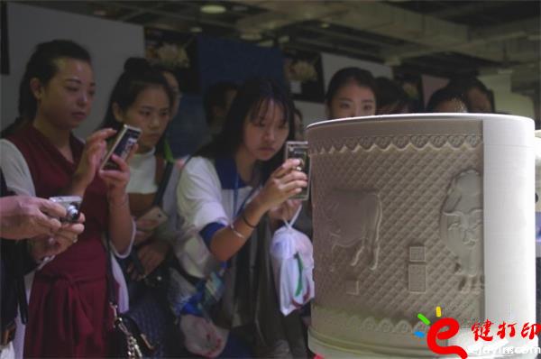 3D打印陶瓷作品展示,3d打印陶瓷粉末材料 景德鎮結合3D打印雕刻技術顛覆傳統手工制陶 3D打印陶瓷作品展示,3d打印陶瓷粉末材料 景德鎮結合3D打印雕刻技術顛覆傳統手工制陶